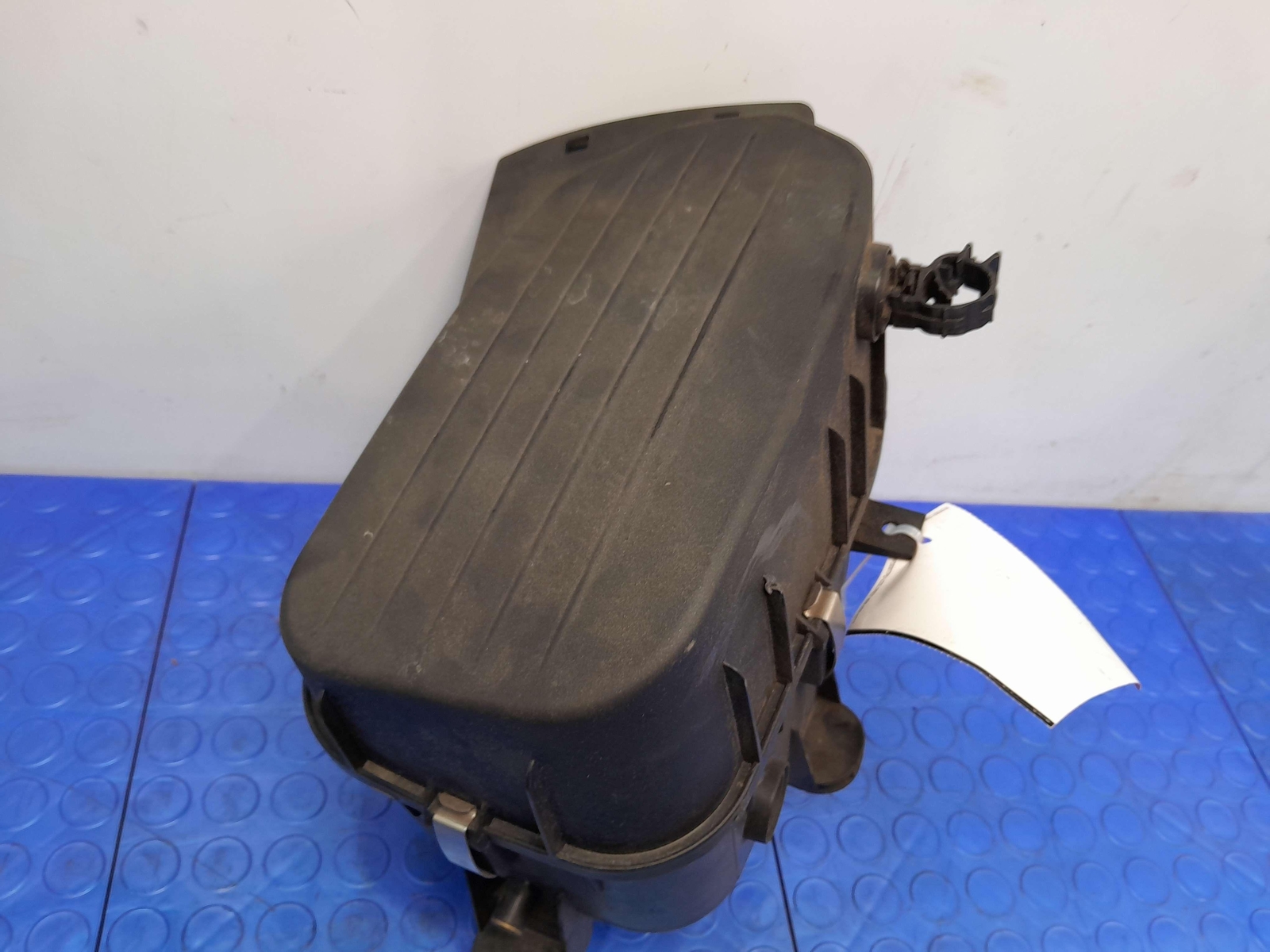 17-24 Maserati Ghibli 3.0L Engine Air Cleaner Box Left Side OEM 670038727