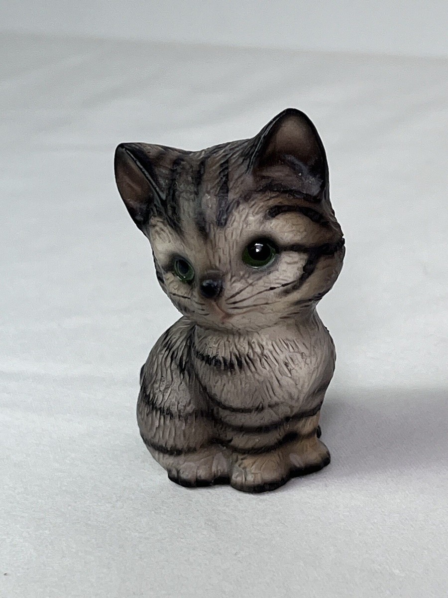 Vintage The Harvey Knox Kingdom Ceramic Sitting Tabby Cat Figurine