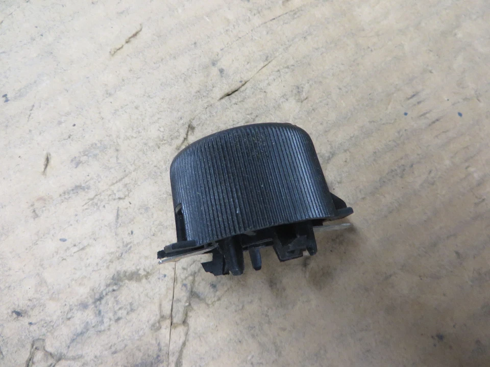 VOLVO 240 244 245 740 940 960 LUZ TRASERA LÁMPARA ENCHUFE # CP32 2 TERMINALES OEM Foto 3 de 4