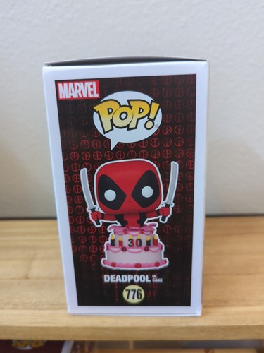 Funko Pop! Vinilo: Marvel - Deadpool in Cake #776 - Exclusivo de 7-Eleven - Imagen 4 de 6