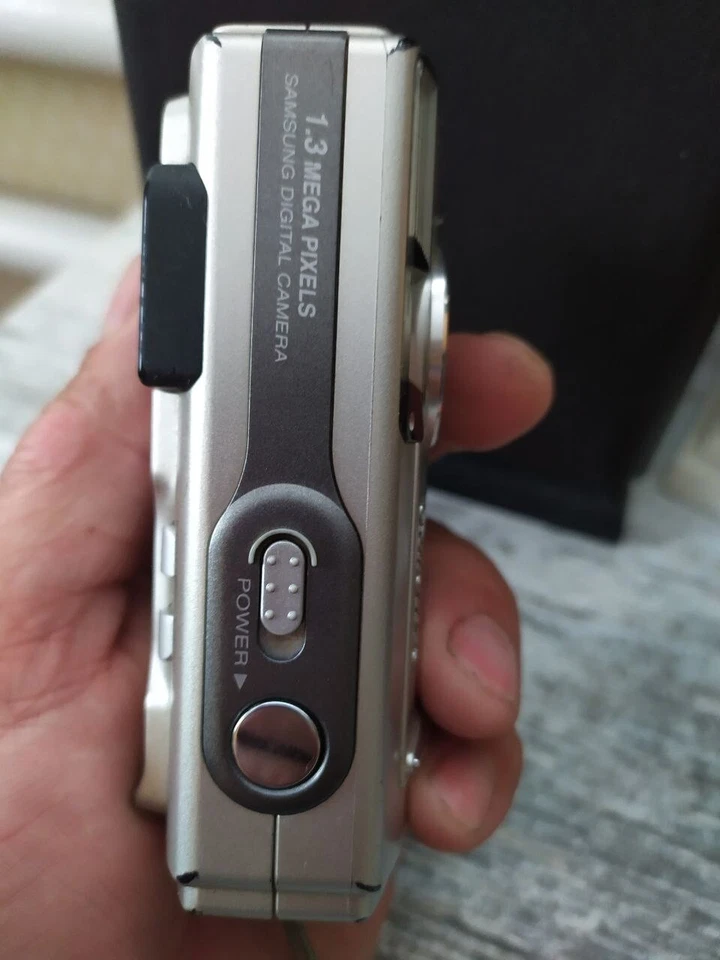 Samsung Digital Camera Digimax 101 1.3MP Silver - Image 2 of 4