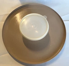 VTG Tupperware Round Chip and Dip Serving Tray Bowl and Lid Tan 3 Piece 492-2