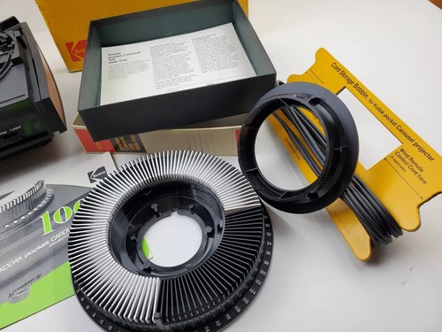 Kodak Pocket Carousel 100 Projector Fan Lamp Tested Includes Slides w/ Packaging - Picture 6 of 9