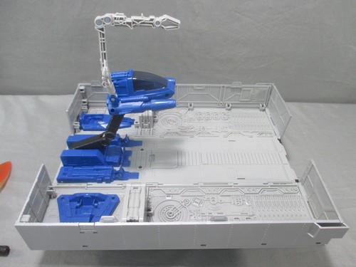 Transformers Masterpiece OPTIMUS PRIME MP-10 Complete TRU Exclusive 2012 - Picture 12 of 16