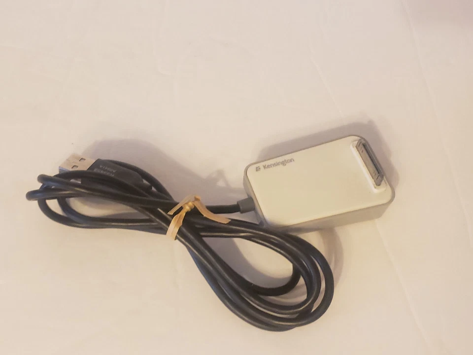 Kensington White Charger and Sync Dock for iPhone 4 - Image 2 of 4