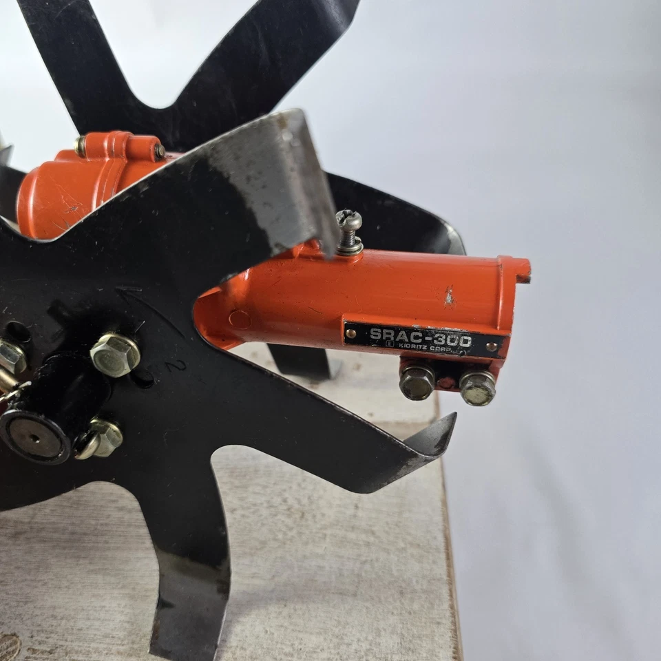 ECHO SRAC-300 Usado ACCESORIO CULTIVADOR OEM Caja Original con GUARDA Foto 3 de 4