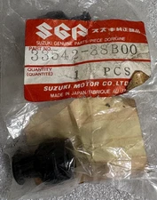 33542-38B00 SEAL. HIGH TENSION SPARK PLUG CAP TOP NUMEROUS APPLICATIONS QTY(2)