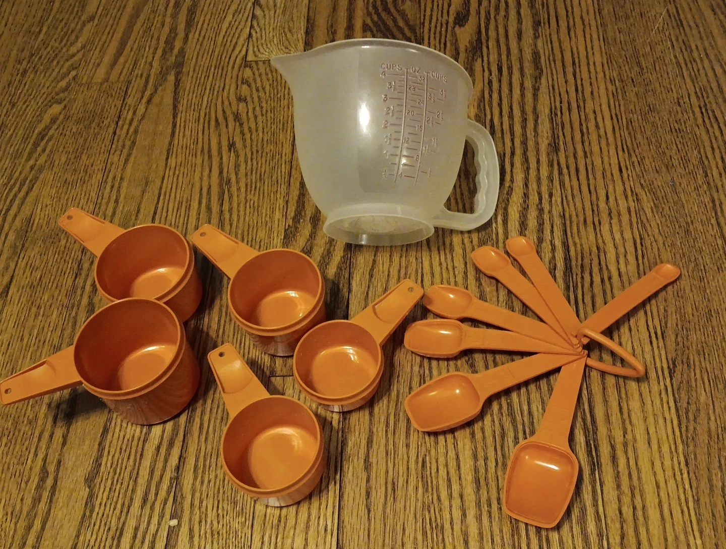 Vintage Tupperware Orange Measuring Cups And Measuring Spoons & 4 Cup Pitcher