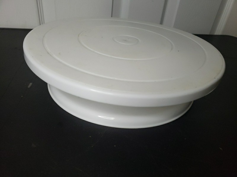 White Plastic Rotating Cake Turntable for Decorating, All Occasions