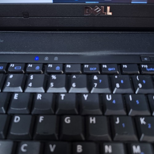 Dell Latitude E5500 computer portatile Windows 10 Pro 32 bit 15,4 pollici senza caricatore parti - Foto 7 di 12