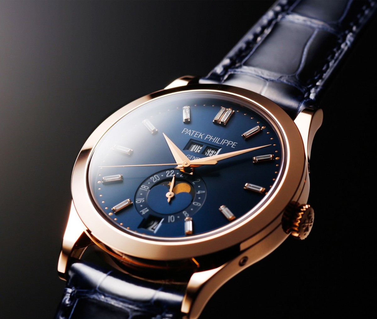 Patek Philippe 5396R-015 Annual Calendar Moonphase Blue Sunburst