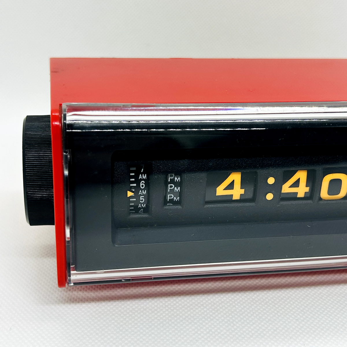 VINTAGE Sankyo MODEL 612Z Red Flip Clock Age Showa retro VINTAGE Sankyo MODEL 612Z Red Flip Clock Age Showa retro
