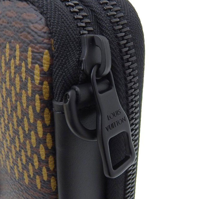 Authenticity Includes box and dust bag Louis Vuitton Damier Ebene Giant Double P image 4