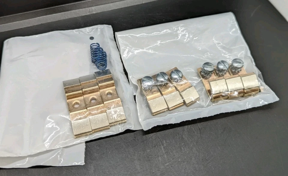 Kit de Contacto Square D 9998SL4 Talla 2 Nuevo En Caja EE. UU. GENUINO OEM Foto 2 de 3