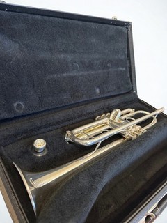 Bach TR300 Trumpet Silver Plated (just serviced)