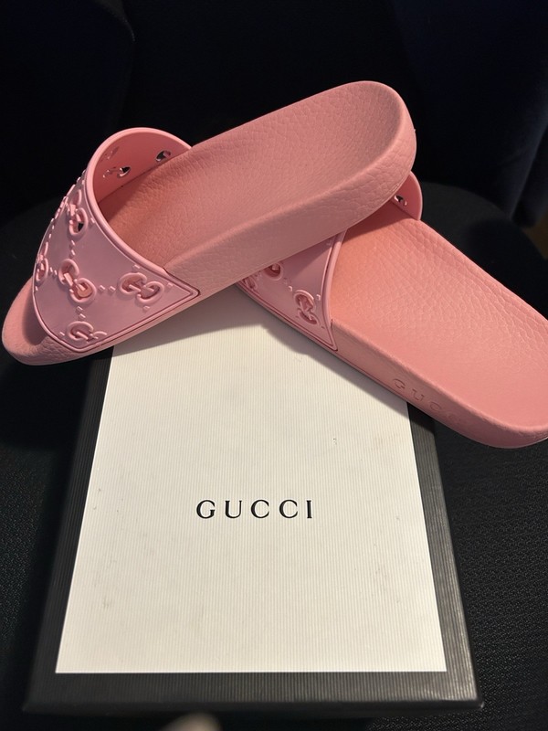 Gucci Slides Soft Rubber GG Size 4