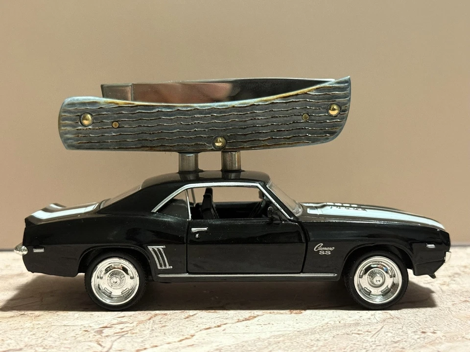 Casexx 2025 osso cinza queimado (telhado de estanho) Sod Buster Jr. com carro de exibição fundido - Imagem 2 de 4