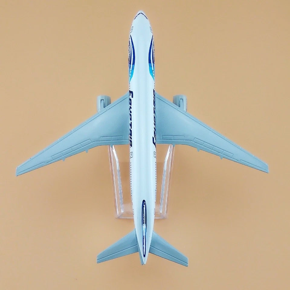 Modelo de avión fundido a presión de aleación 1:400 16 cm colección EgyptAir Boeing 777-366ER Foto 4 de 4