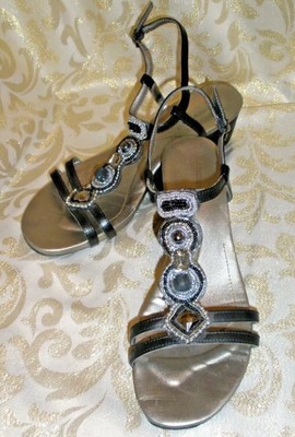 bandolino silver wedge sandals