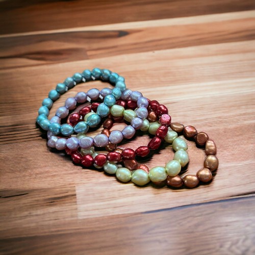 Lot of 5 Dyed Genuine Pearl Stretch Bracelets Potato Pearls Sitting at 6.5" - Picture 2 of 4