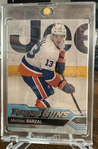 2016-17 Upper Deck Young Guns Mathew Barzal #458 Rookie RC