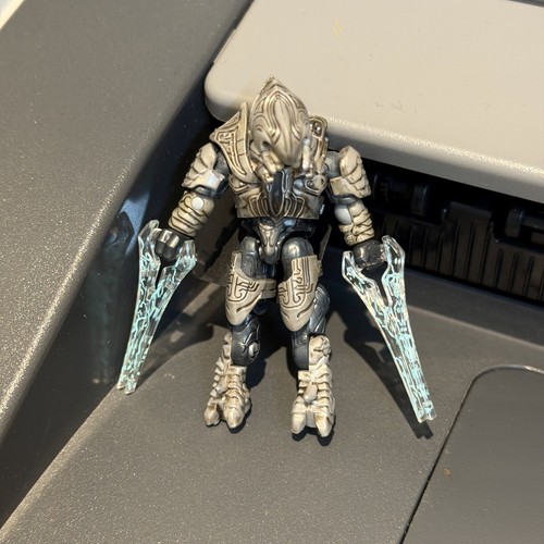 HALO MEGA BLOKS CONSTRUX Silver COVENANT ARBITER THEL 'VADAMEE Fiugre HDH92 #U3