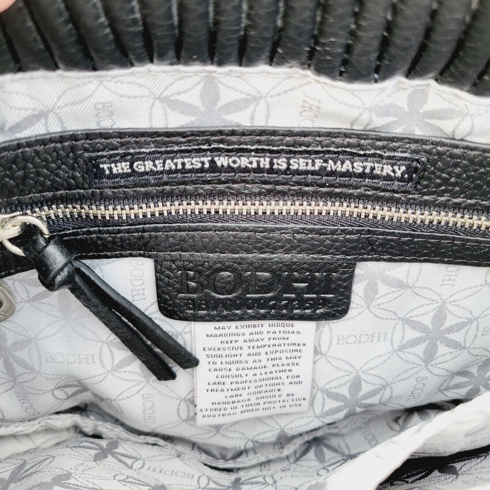 Bolso sin asas BODHI de cuero negro granulado Hobo muñeca Foto 4 de 4