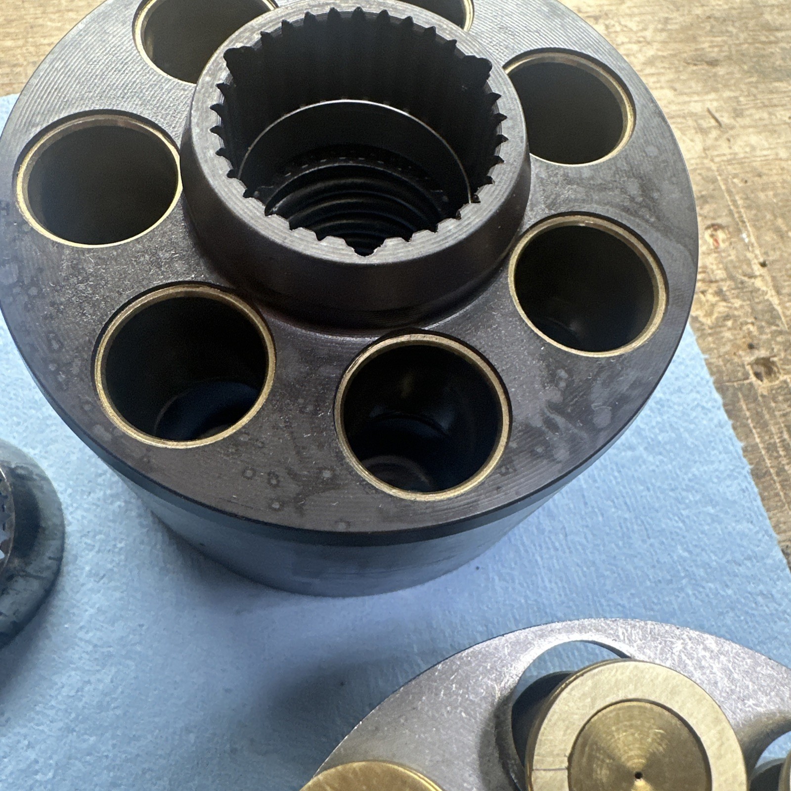 Sauer Danfoss Sundstrand 4460890 Cylinder Block M46 M91 Pumps And Motor