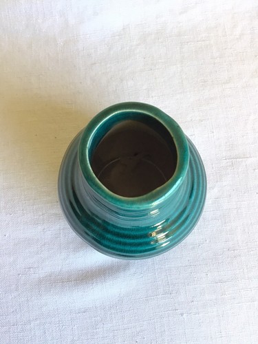 Vaso Patina Ceramica Verde Smaltata Cresta e Barile Vaso Bocciolo Floreale Alto 5,5" - Foto 5 di 8