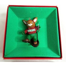 Vintage Designer's Collection Ornament Shoppe Christmas Bunny 1981 WXX-266