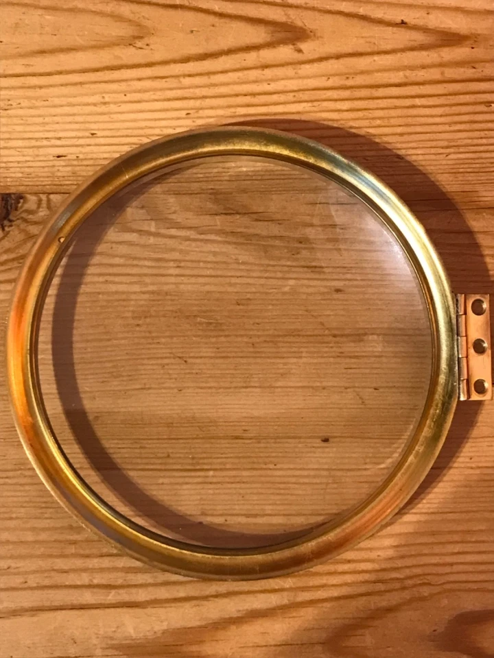 120a Vintage Mantle Clock Hinged Glass with Brass Bezel 16cm Diameter - Image 2 of 2