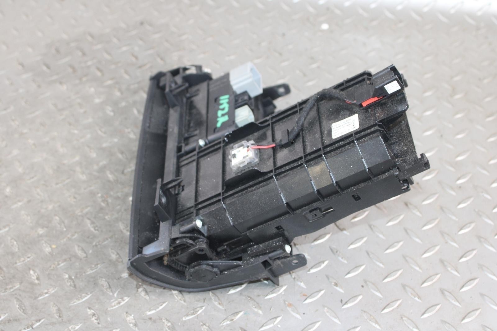 14-19 Maserati Ghibli Center Cubby USB AUX Port Module Unit OEM Factory OE WTY