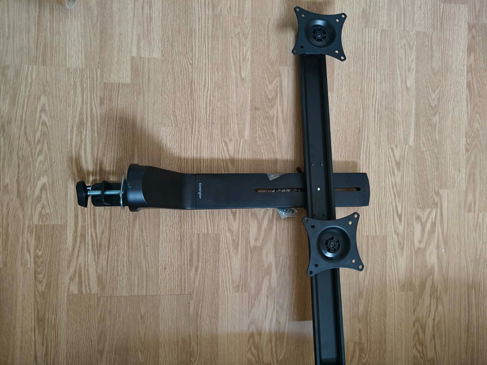 Support Double Écran KENSINGTON | Solution Gain de Place et Soulagement Cervical Bureau PC