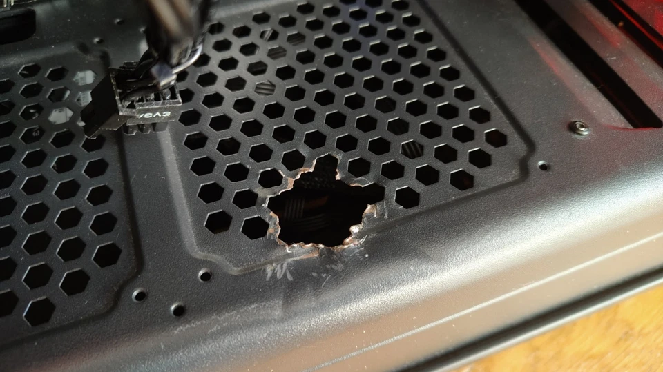 PC Gaming MSI Z390 Gaming Pro Carbon AC 16GB RAM + RX 5500 XT 4GB - Immagine 4 di 4