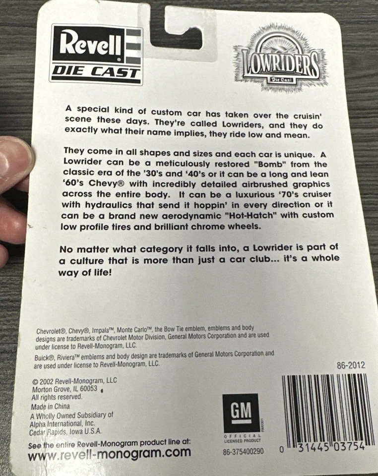 Chevy sedán Revell Die Cast escala S 86-2012 39’ entrega 1:64 nuevo en caja Foto 3 de 3