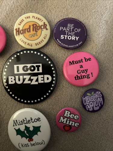 Lot Of 10 Vintage Fun Buttons Various Sayings Pin Backs Buzzed Mistletoe +++ C - Picture 4 of 5
