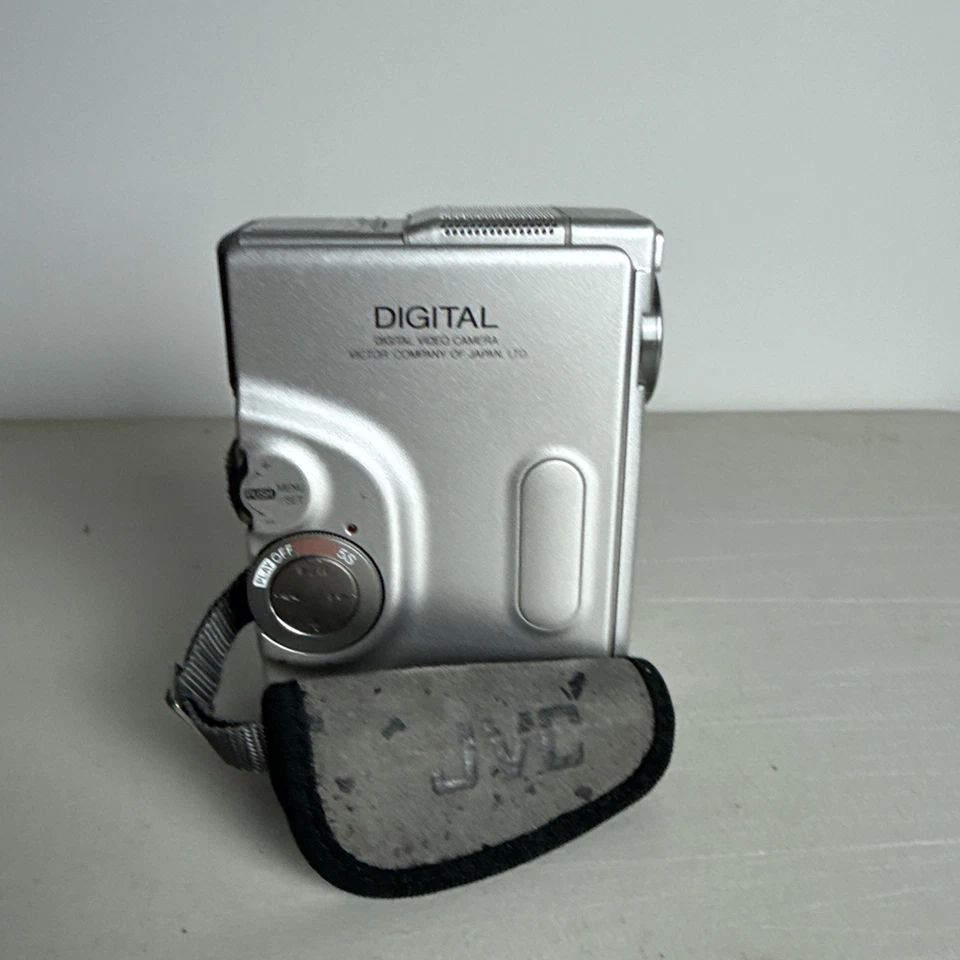 Видеокамера цифровая видеокамера JVC GR-DVM90U Mini DV НЕПРОВЕРЕННАЯ - Изображение 4 из 4