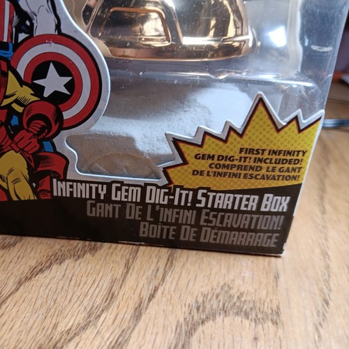 Marvel Infinity Gauntlet Dig-It Display con Gema de Alma Piedra Verde 4" Totalmente Nuevo - Imagen 4 de 8