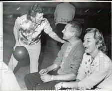 1964 Press Photo Bowlers Mrs. George Hayden, Bill Perrott And Mrs. Robert Hawley