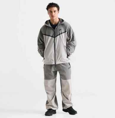 NIKE TECH WINDRUNNER WOVEN JACKET SIZE S (HM7151 014) GREY