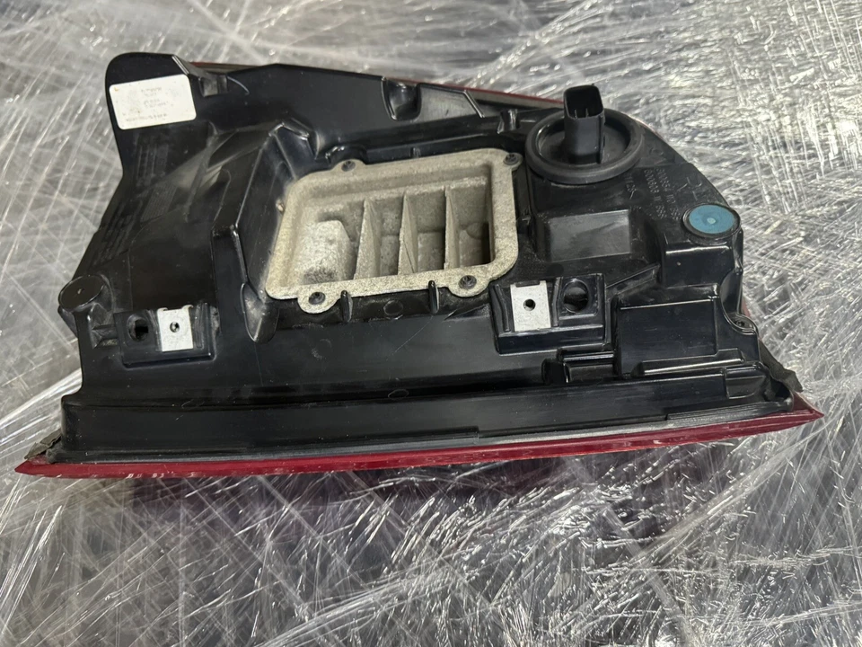 Luz trasera usada como nueva sin daños en absoluto funciona perfectamente 19-23 Ram 1500 Foto 4 de 4