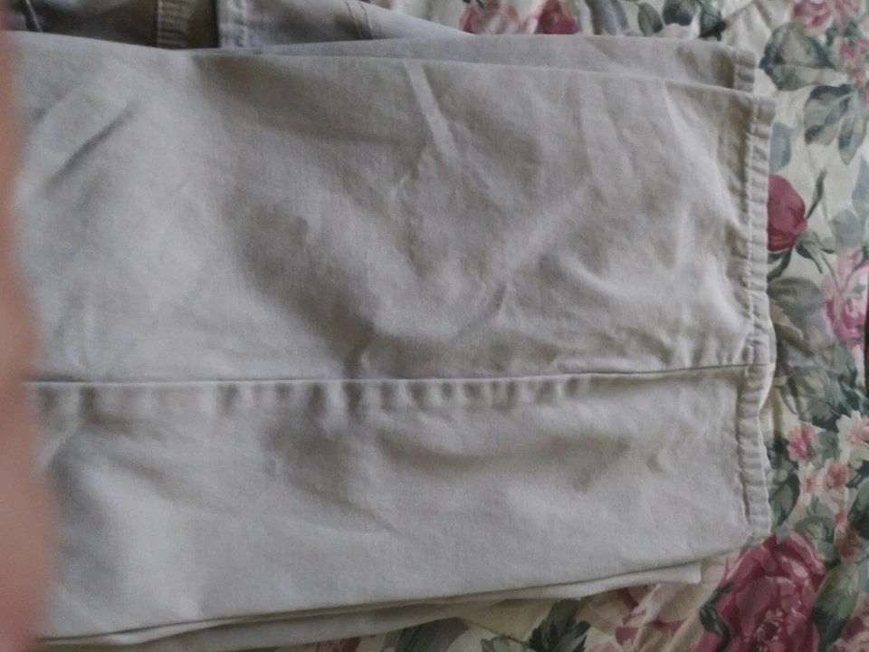 Pantalones de mezclilla caqui tiro medio acampanados bota plateados para mujer talla 28 x 32 (26x32 real) Foto 4 de 4