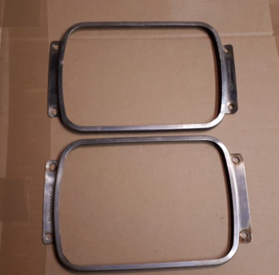 Ford Explorer U2 1994  2 Lampenringe Scheinwerfer Halter Rahmen F37D-13N056-AA
