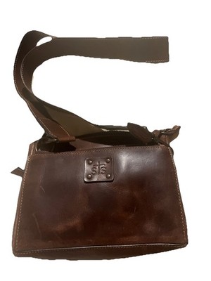 STS Ranch Wear Baroness Basic Bliss Lily Cowhide Leather Crossbody Purse Bag
