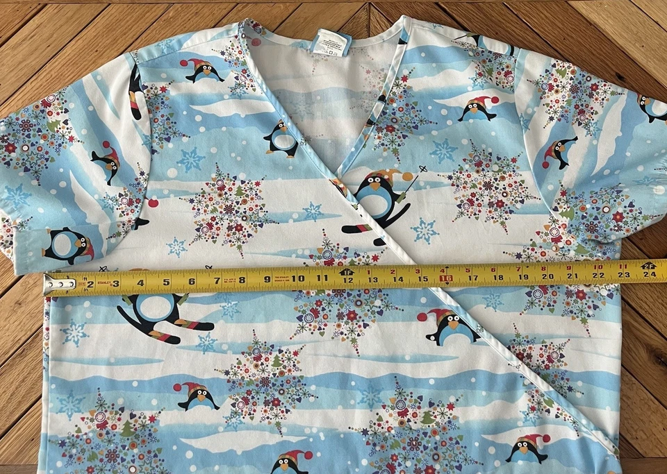 Camisa Médica Médica Estampada de Pingüino de Navidad para Mujer Talla Grande Manga Corta Foto 4 de 4