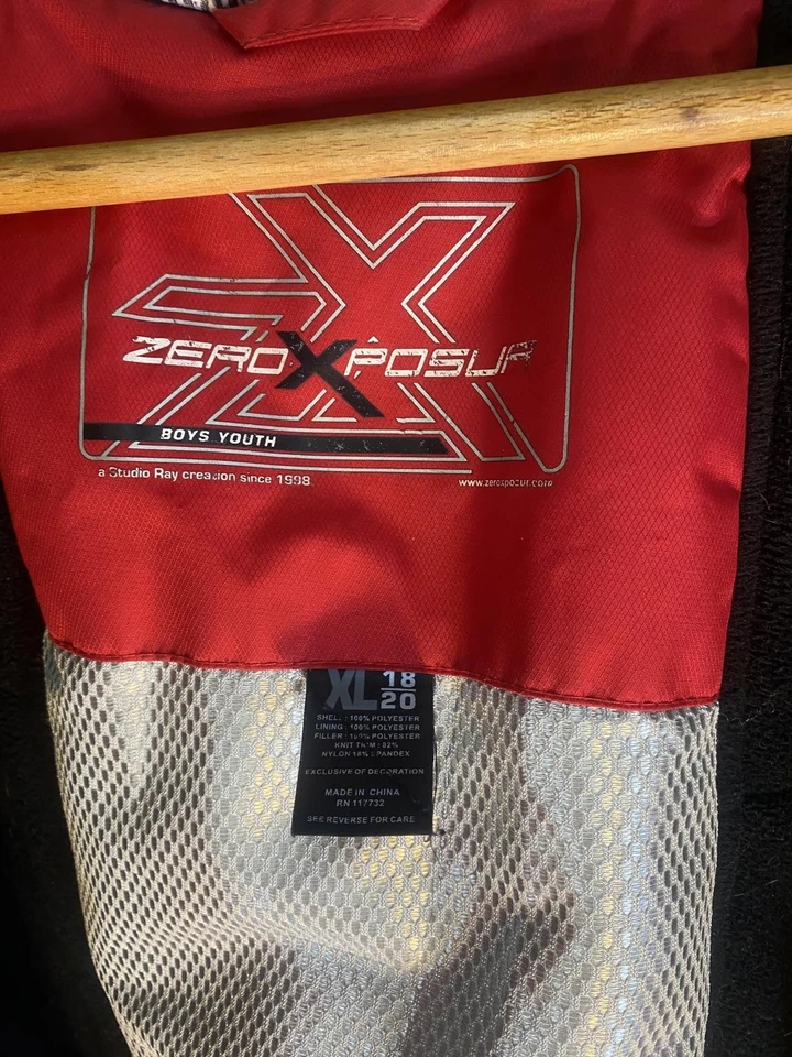 Zeroxposur red grey black hooded  boys winter coat size XL 18/20  - Image 4 of 4