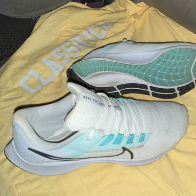Nike Air Zoom Pegasus 38 Men's Low Top Lace-Up Running Sneakers White/Blue/Black