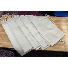 KNG Kid  s Aprons 8 Craft Art Baking Parties White Polyester 19 X 22 NWOT