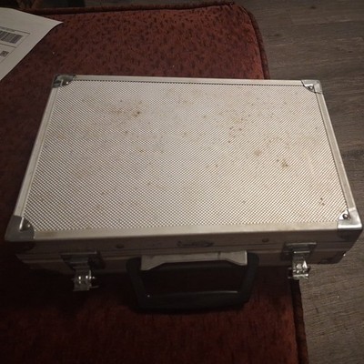 JN015 Intec Hard Aluminum Silver Carrying Case 4 Nintendo Game Boy Advance 