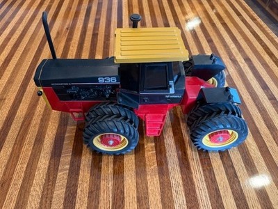 Ertl 1/16 Scale Ford Versatile 936 4wd No Box